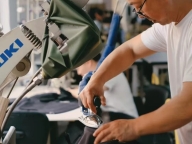 学校换校服前，真正要看的不只是价格